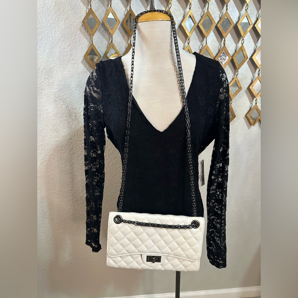 NWT Elegant White Quilted Chain Bag